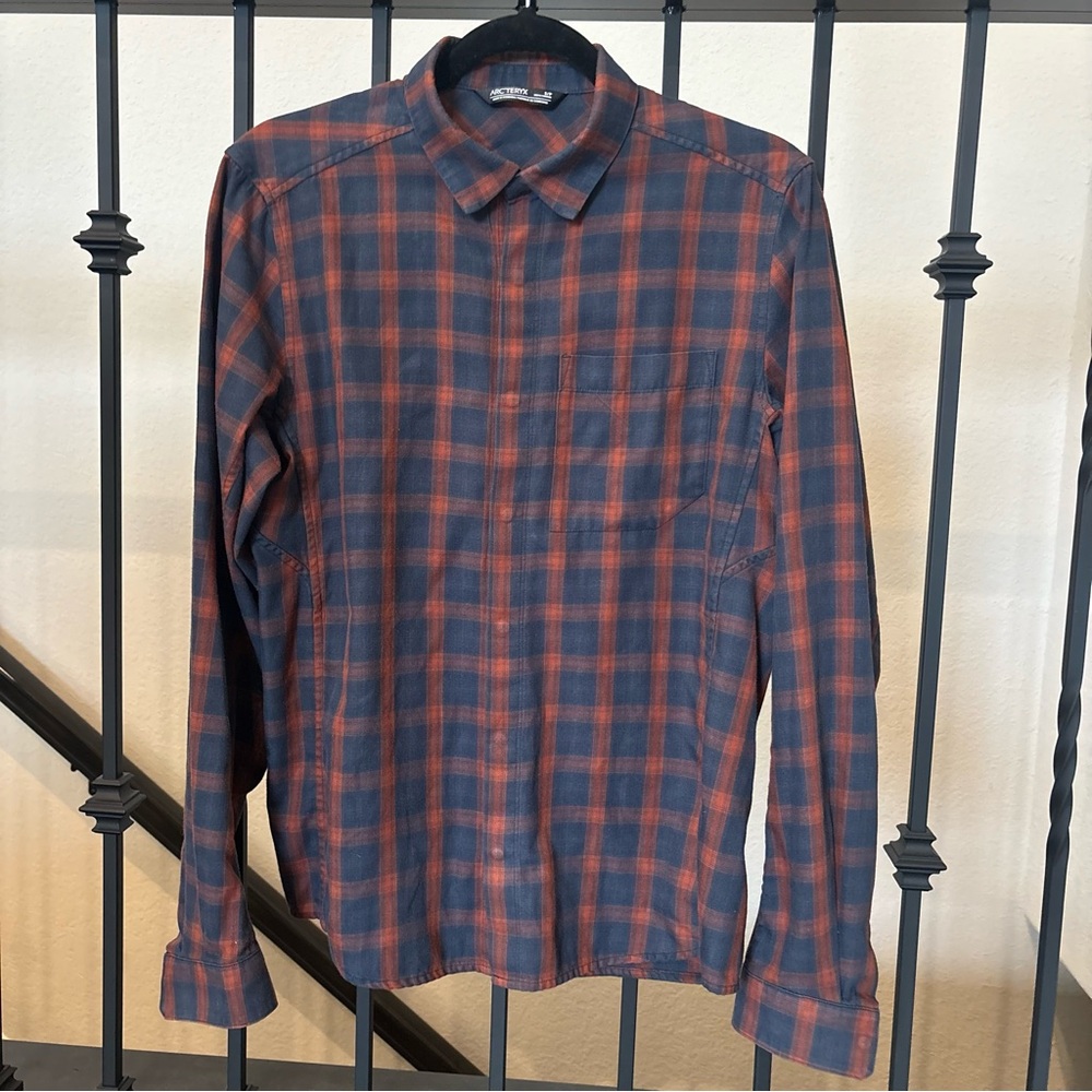 Arc’teryx Bernal Plaid Long Sleeve Navy Blue Orange Snap Shirt Men’s Size Small